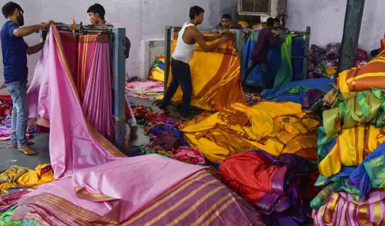 Sircilla weavers get order worth Rs.350 crore for Bathukamma sarees