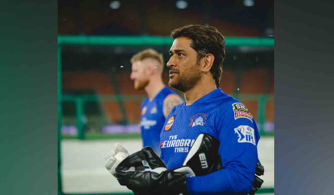 IPL: Dhoni skips training after left knee injury, will play against GT, says CSK CEO 