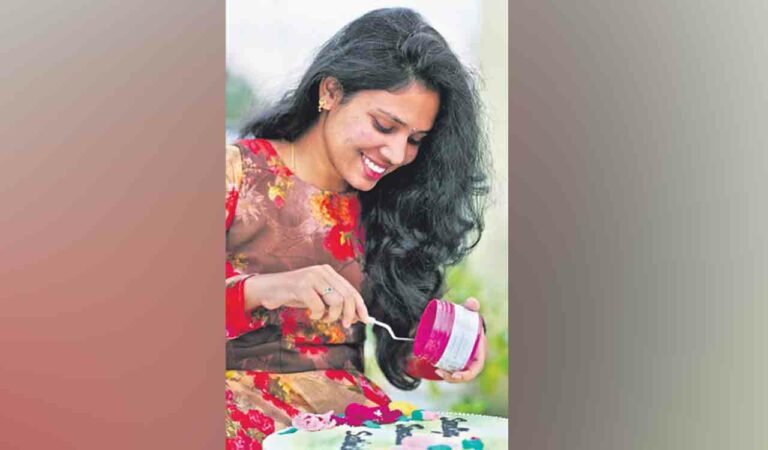 Artist Dussa Bhavani