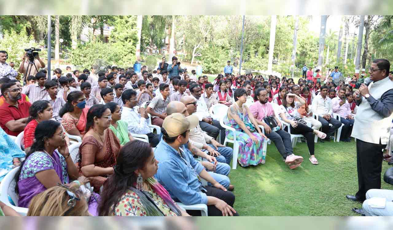 Telangana: EFLU trains ZPHS Siddipet students in Spanish, French and English languages