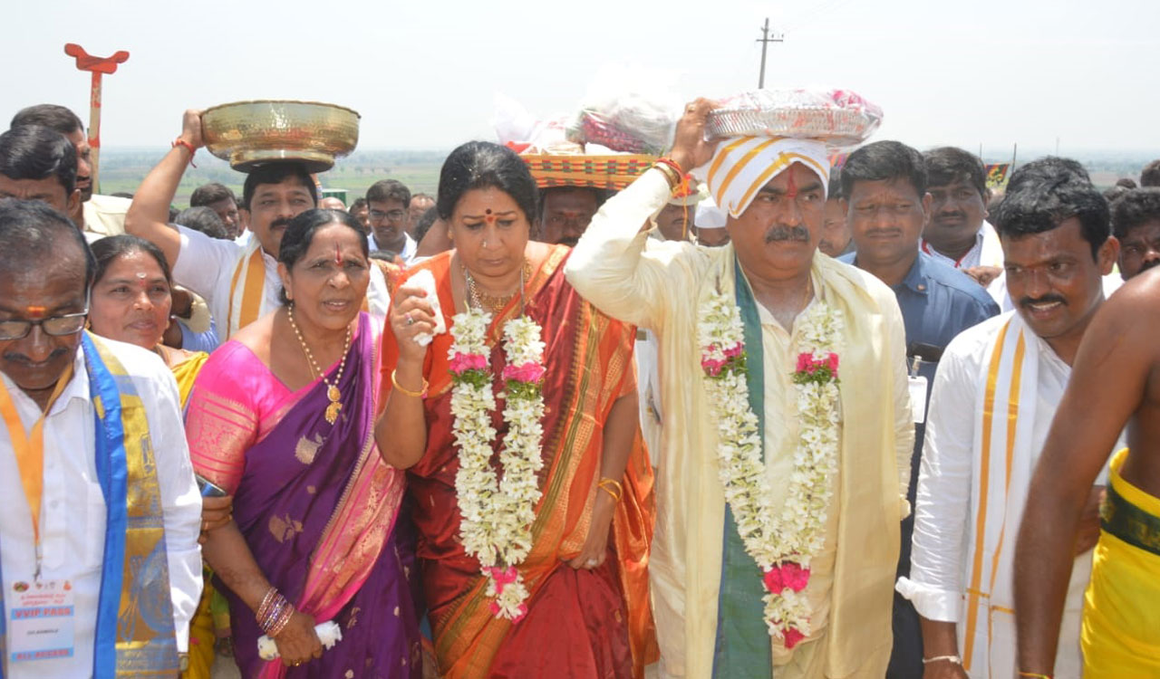 Valmidi temple will be developed on par with Bhadradi: Errabelli