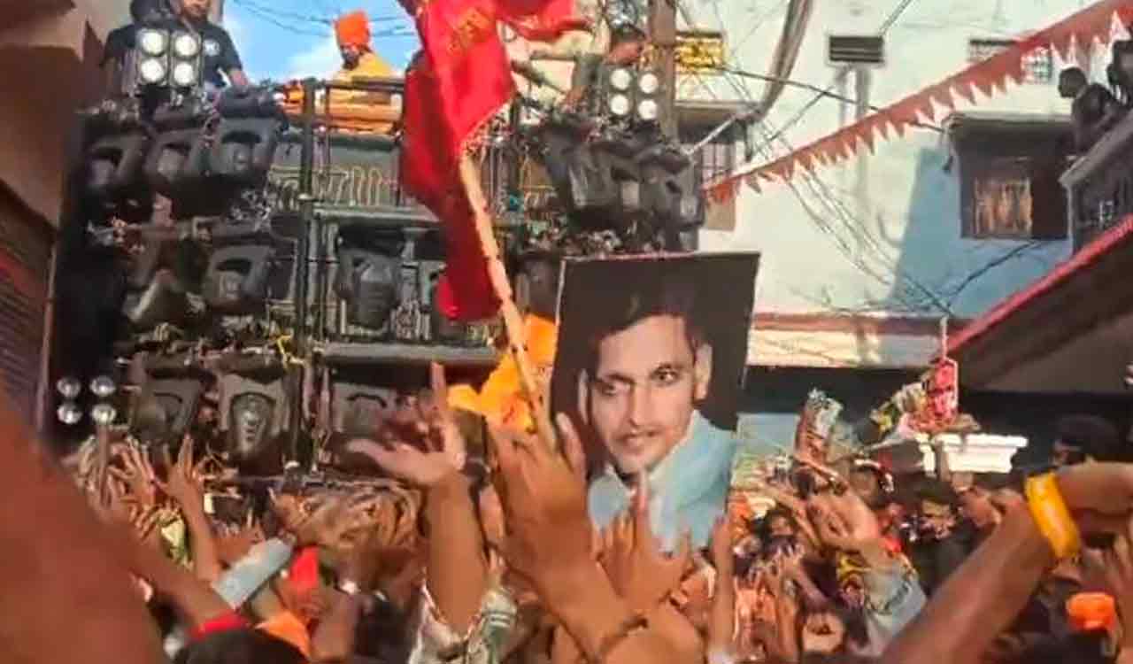 Nathuram Godse’s photo displayed during Rama Navami Shobha Yatra in Hyderabad