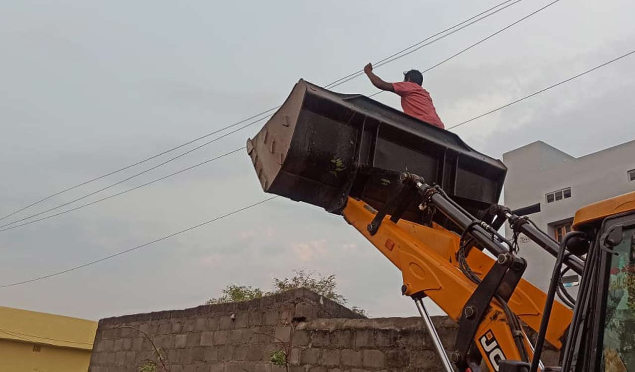 Heavy rain disturbs normal life in rural Karimnagar
