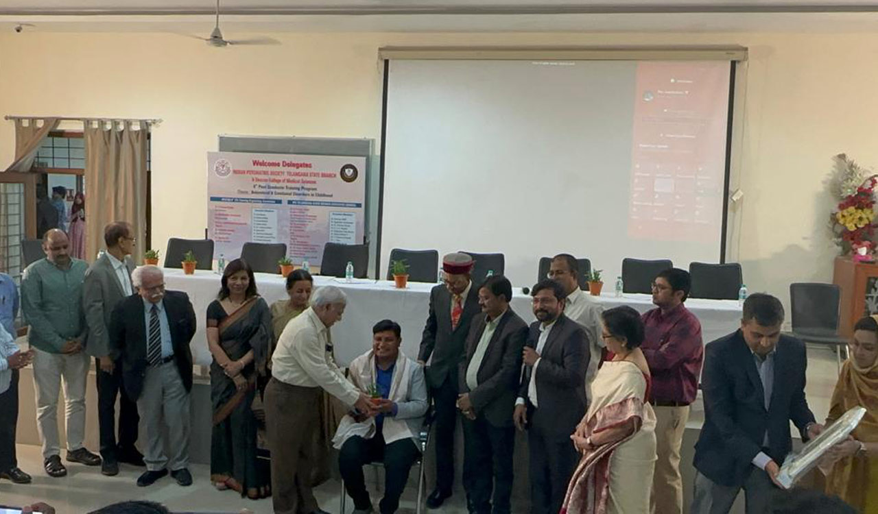 Hyderabad: Dr Vishal Akula felicitated by members of Indian Psychiatric Society