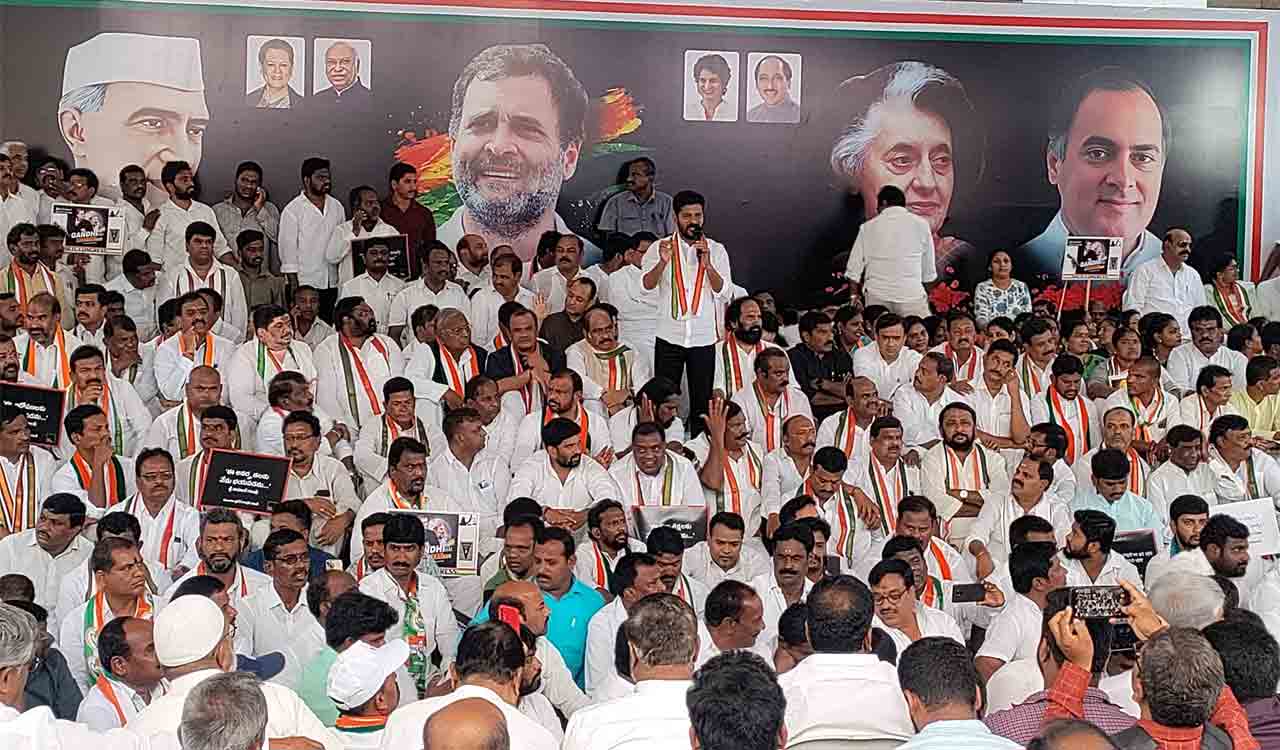 Hyderabad: Congress leaders protest over Rahul’s disqualification
