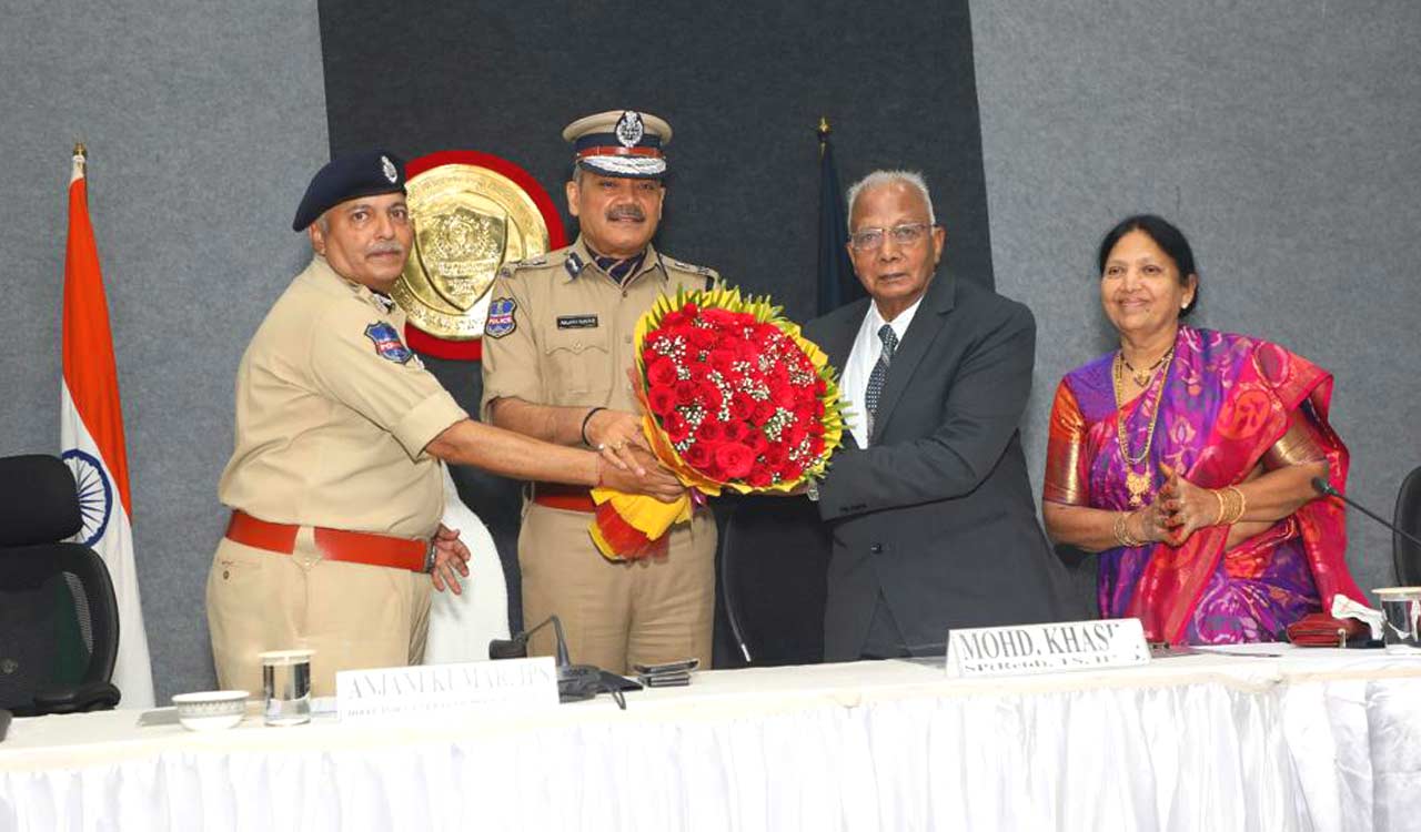 Former cop, sportsman Mohd Qasim hands over 16 medals to Telangana Police