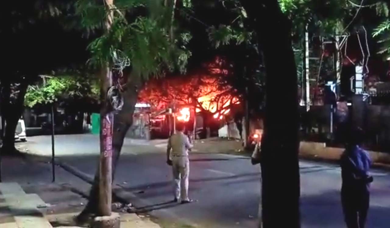 Hyderabad: Security guard charred to death in fire accident at King Koti