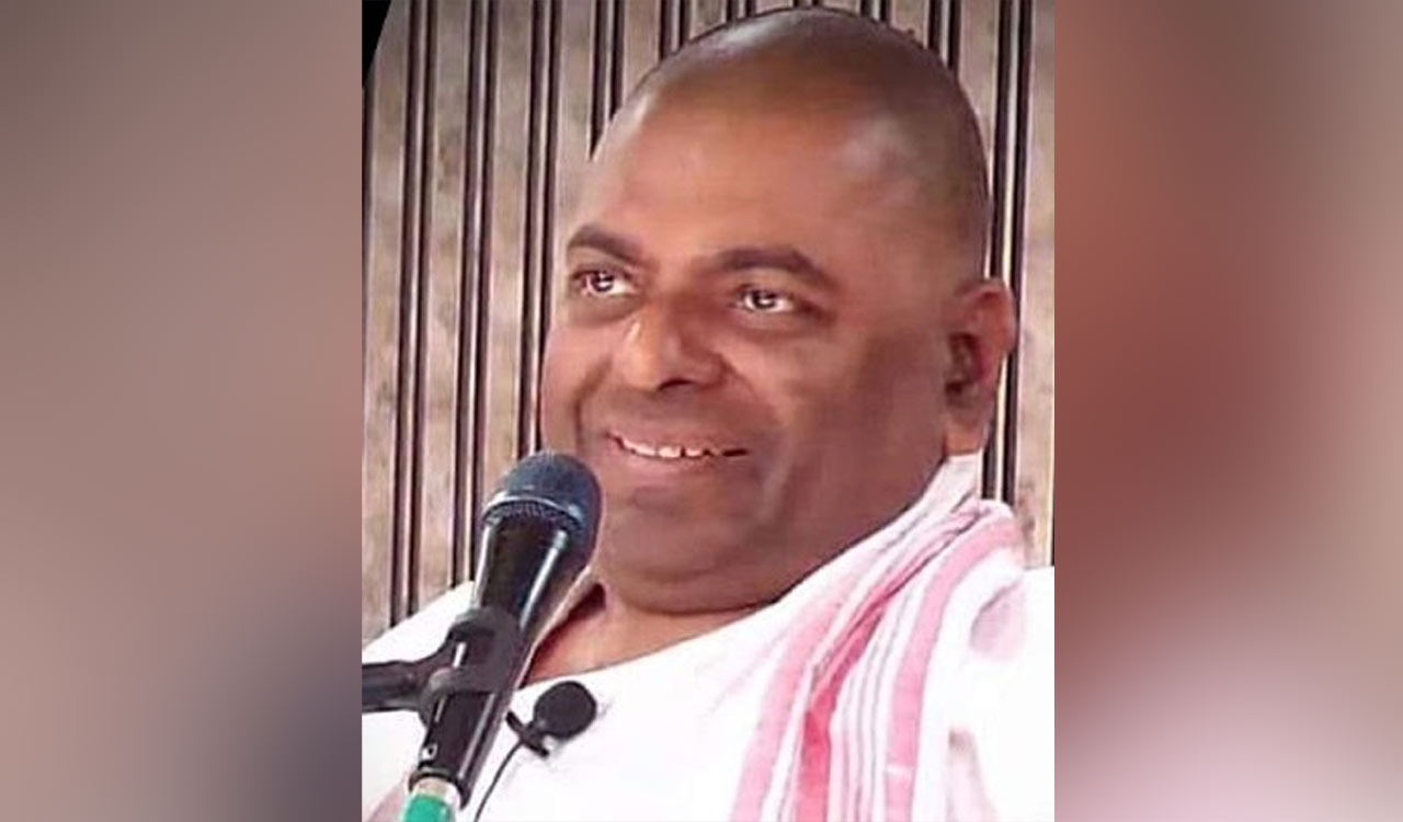 I can erase memory of leaders to ‘stop’ Russia-Ukraine war: UP godman