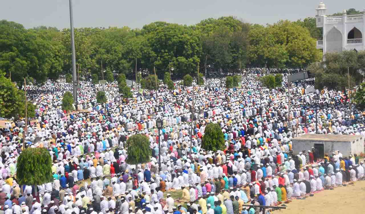In a first, women allowed to offer Tarawih in Lucknow Eidgah