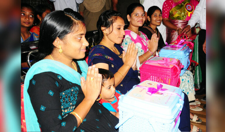 KCR Nutrition Kits in Bhupalpally