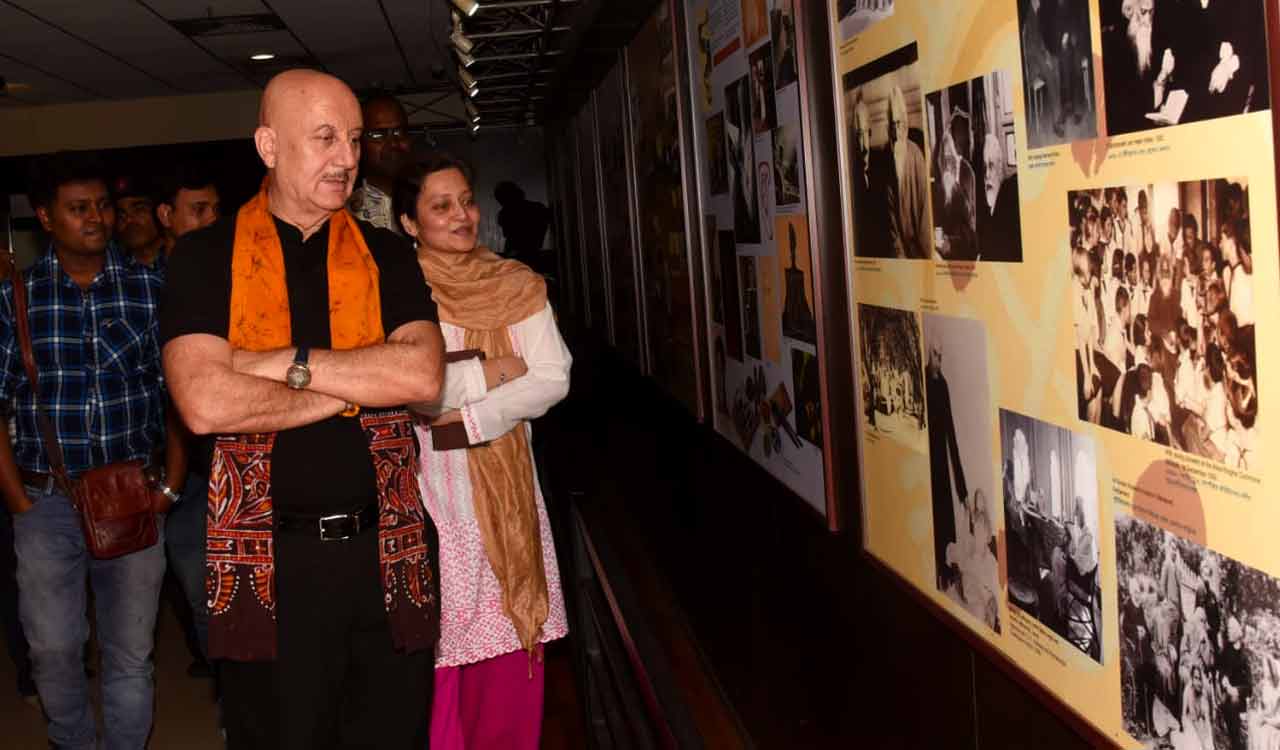 Anupam Kher invited by Visva Bharati University; pays his first visit to Shanti Niketan