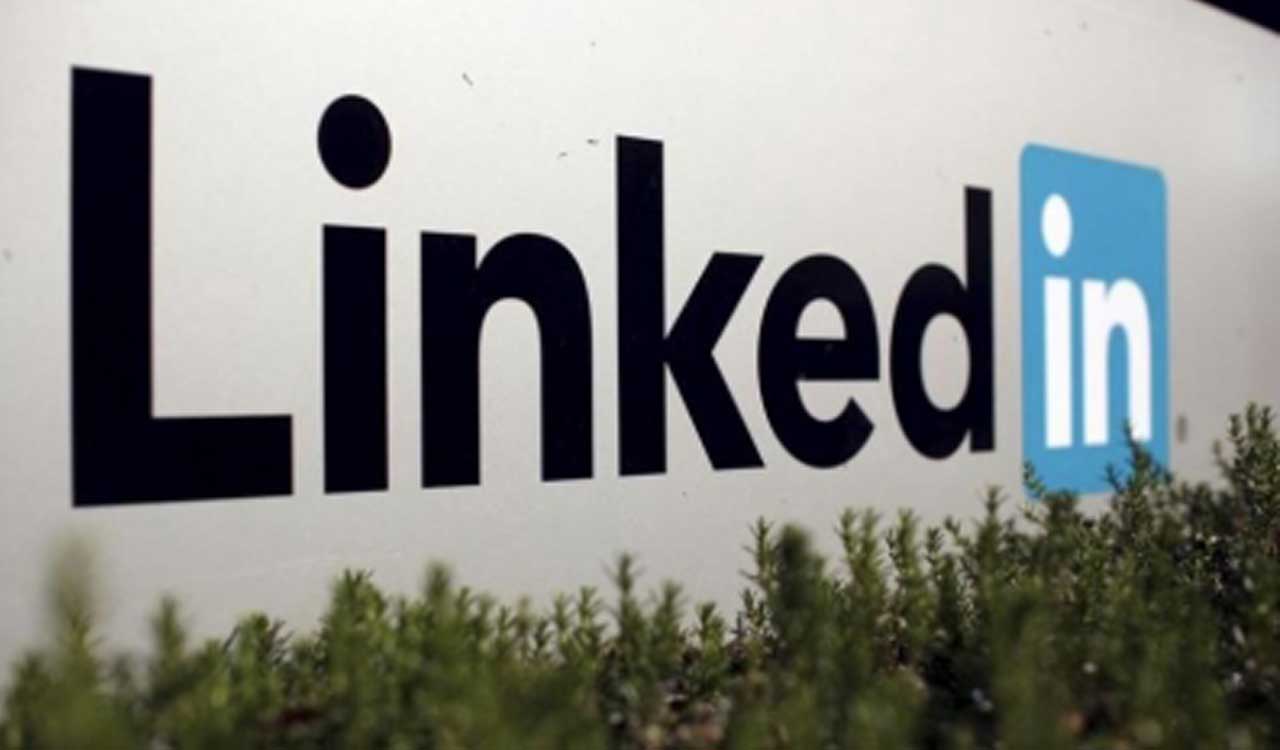 LinkedIn introduces ‘collaborative articles’ powered by AI