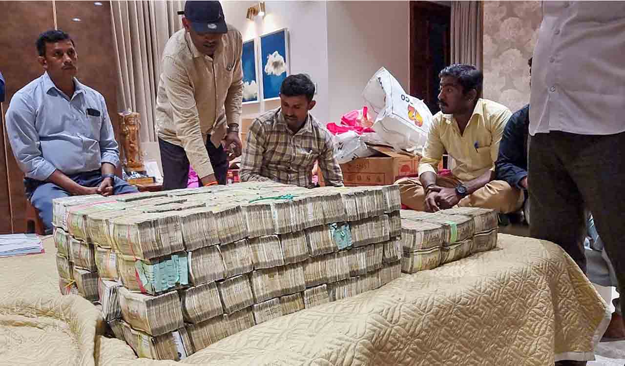 Karnataka: Lokayukta recovers Rs 6 cr unaccounted cash from BJP MLA’s son’s house