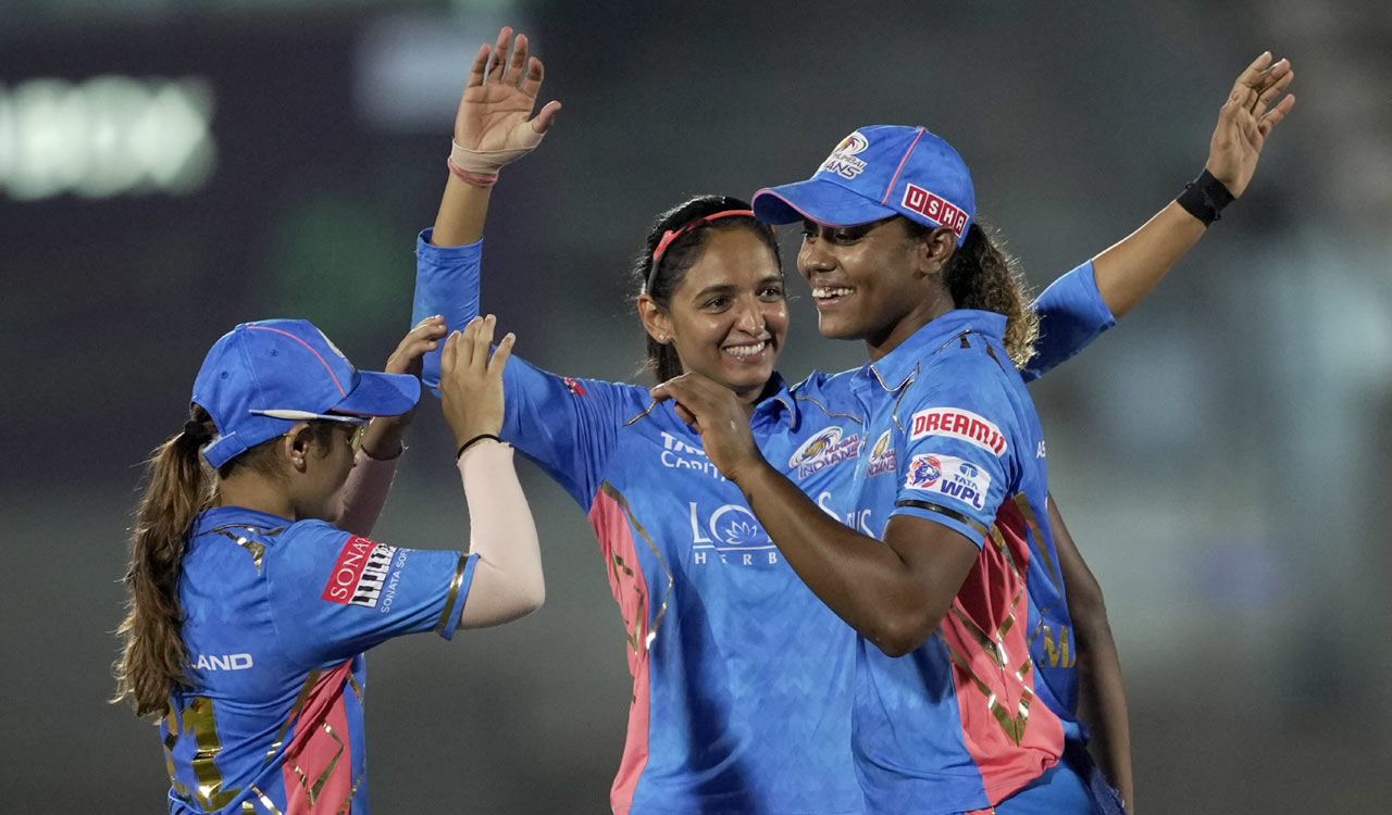 WPL: Mumbai Indians beat Gujarat Giants by 55 runs, qualify for playoffs