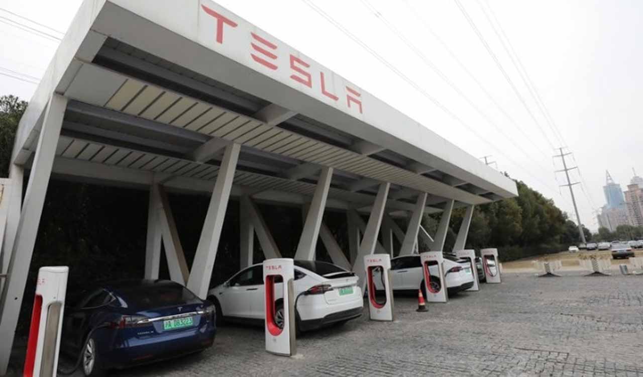 Elon Musk envisions ‘fully sustainable earth’ but no new electric cars