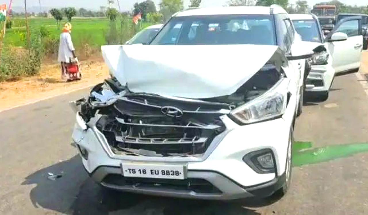 Narrow escape for TPCC chief Revanth Reddy in road accident