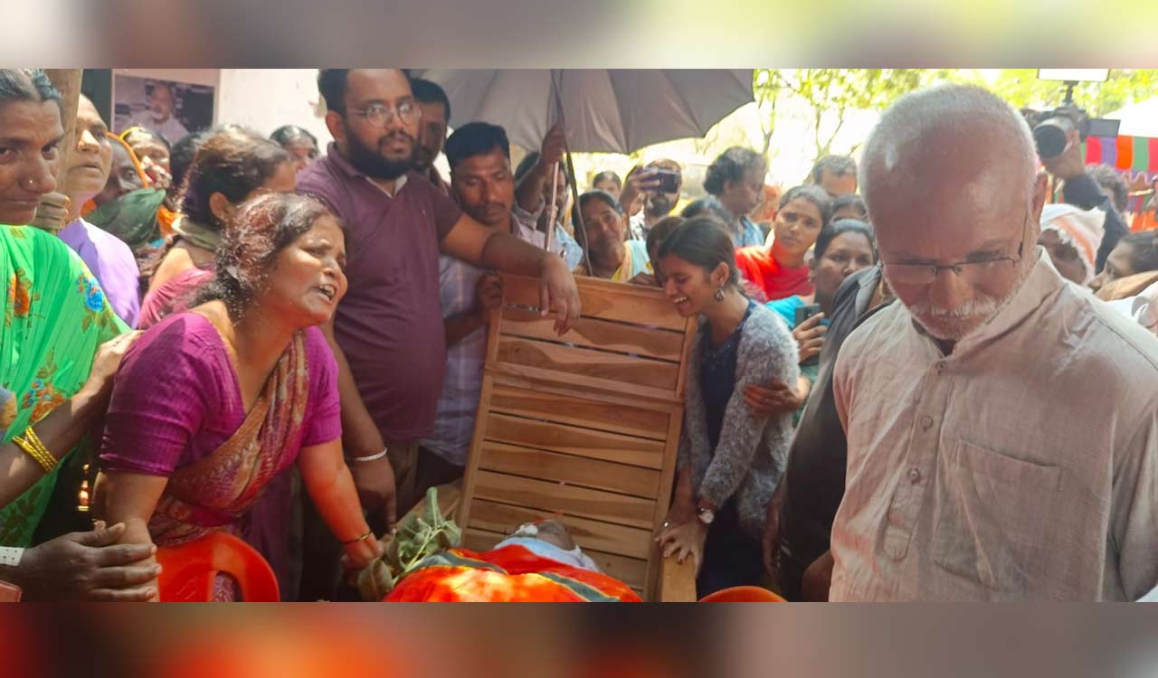 Telangana: DDS founder PV Satheesh laid to rest at Zaheerabad