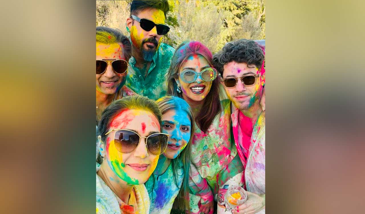 Priyanka Chopra, Nick Jonas celebrate Holi with Preity Zinta in LA