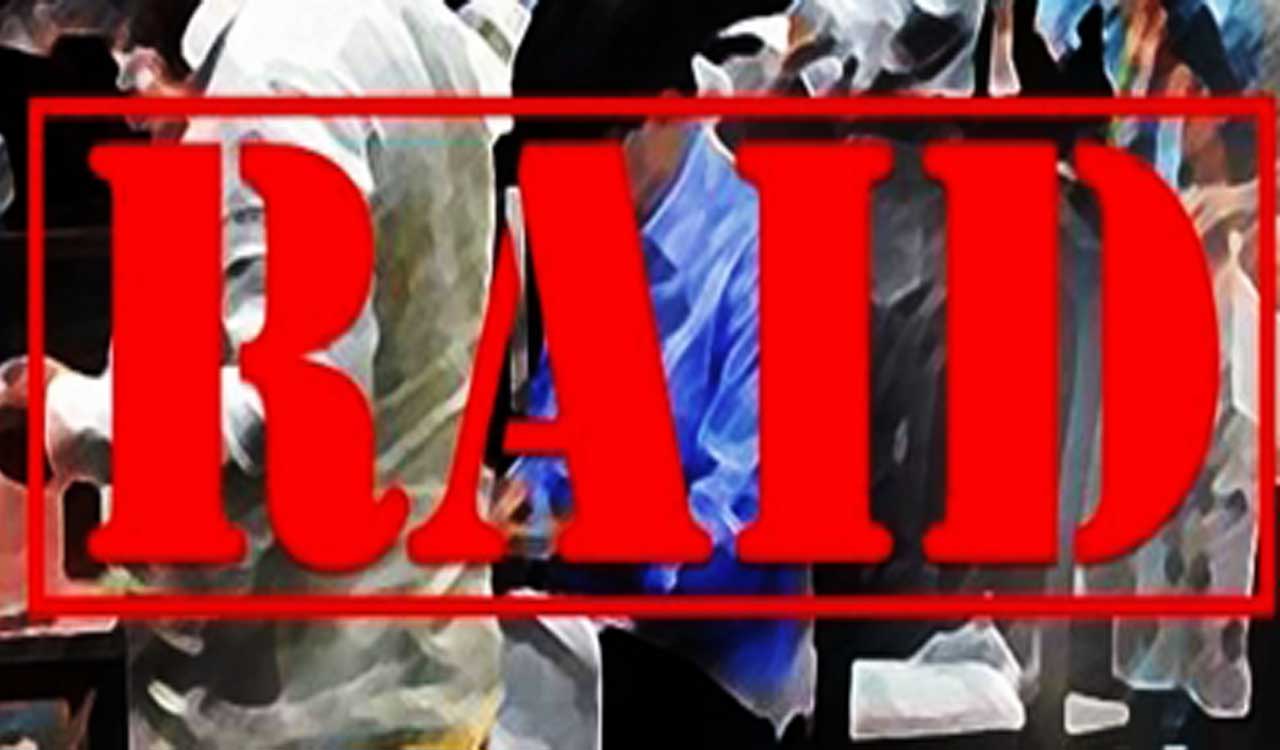 Protest across Kerala over raids on Asianet network