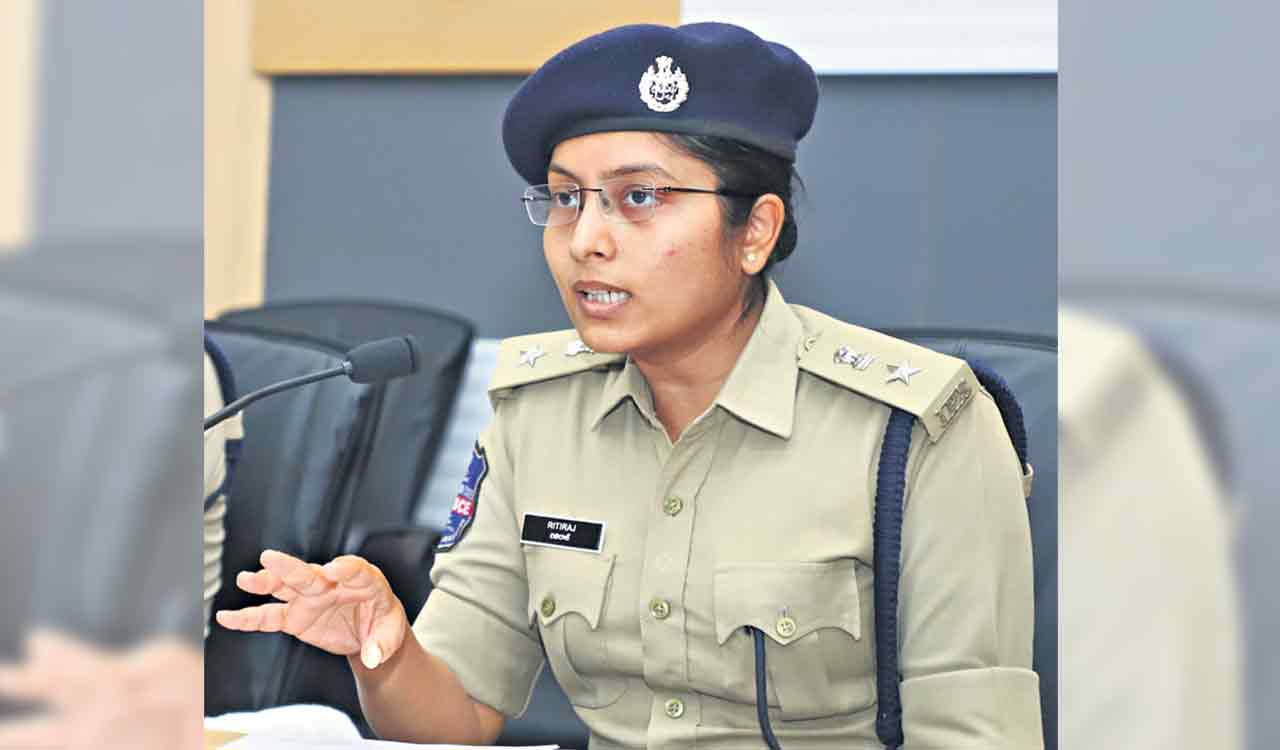 ‘Cybercrime should be discussed at home, among friends’