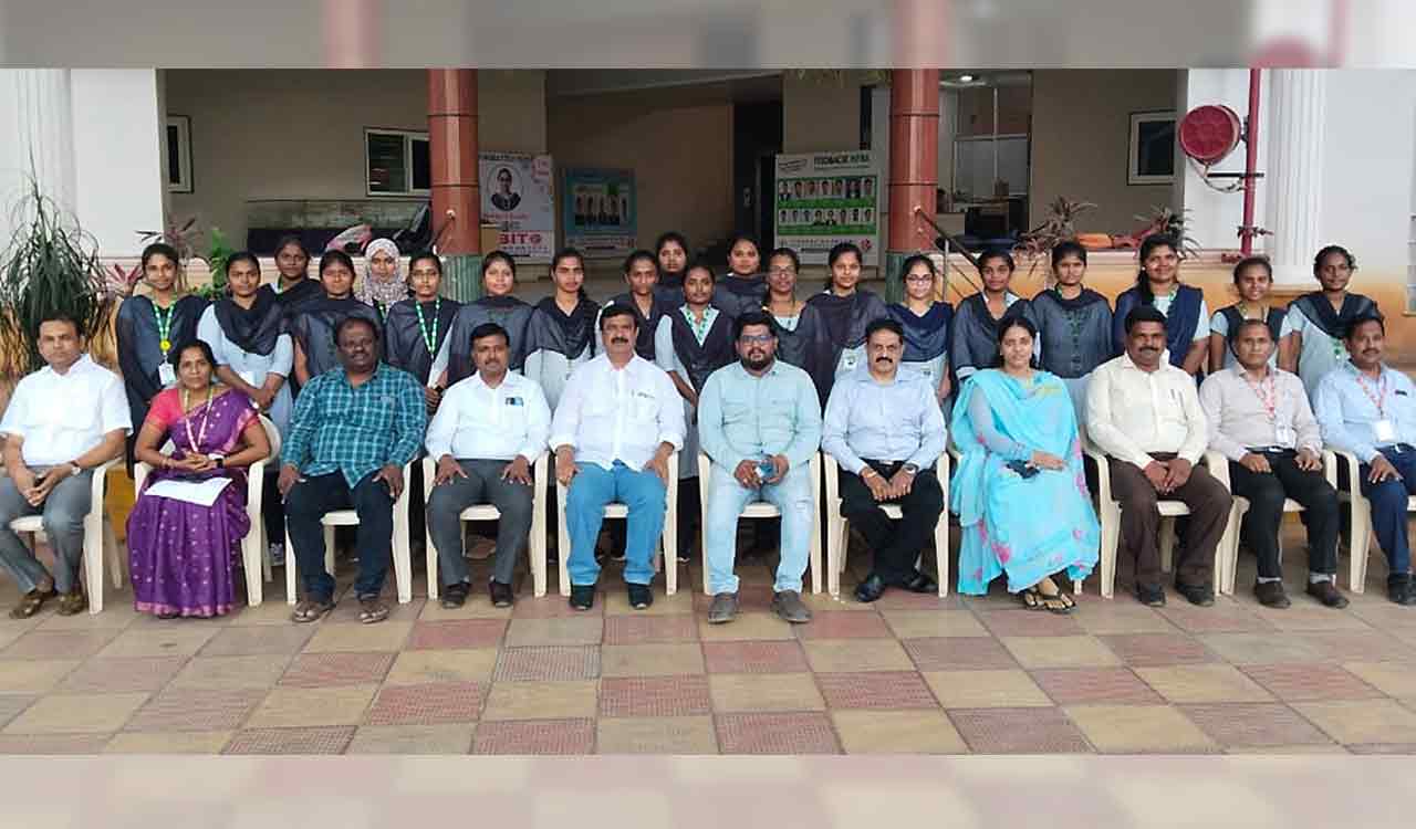 Khammam: 35 SBIT students secure jobs in campus placement