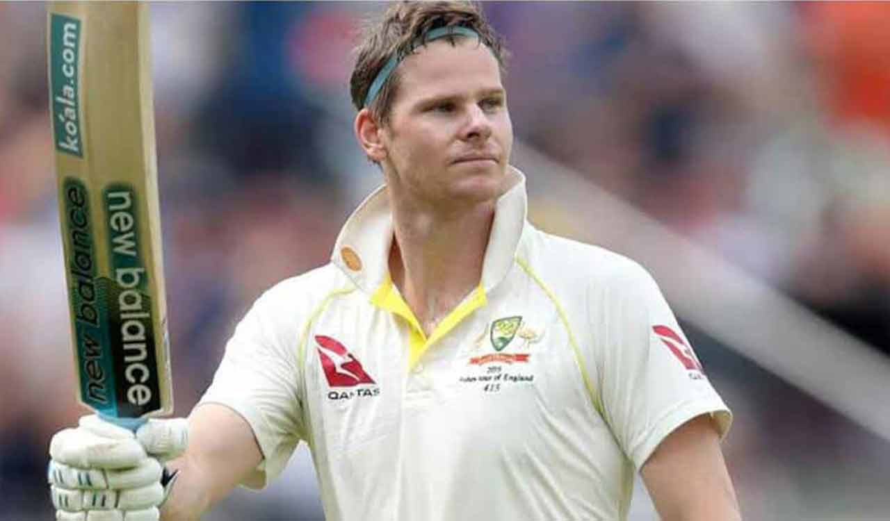 Steve Smith helps Australia take first-innings lead of 12 runs over England