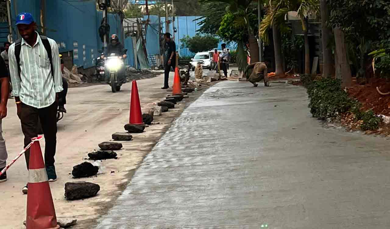 Telangana Today Impact: GHMC takes up remedial measures on Kondapur road