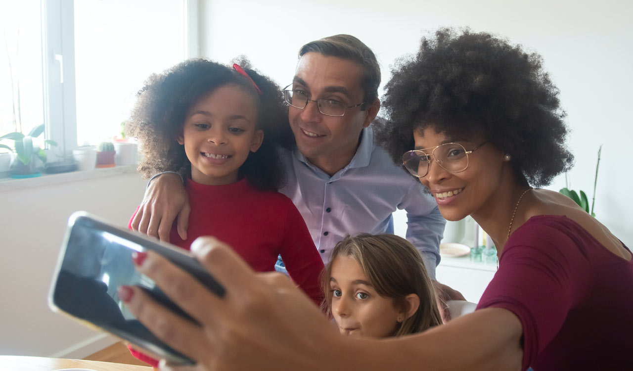 France may ban posting photos of children on social media