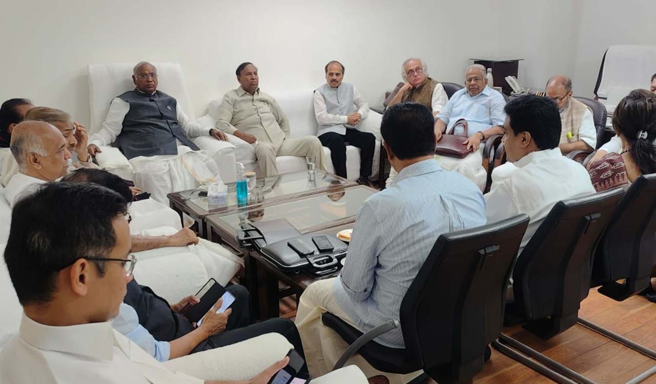 BRS MPs stage protests in Parliament, demanding for JPC probe into Hindenburg-Adani issue