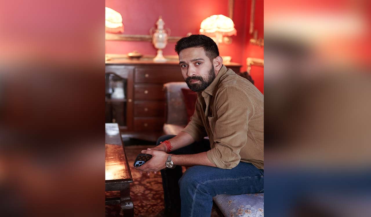 Vikrant Massey really did not anticipate Sara Ali Khan to be ‘so receptive as an actor’