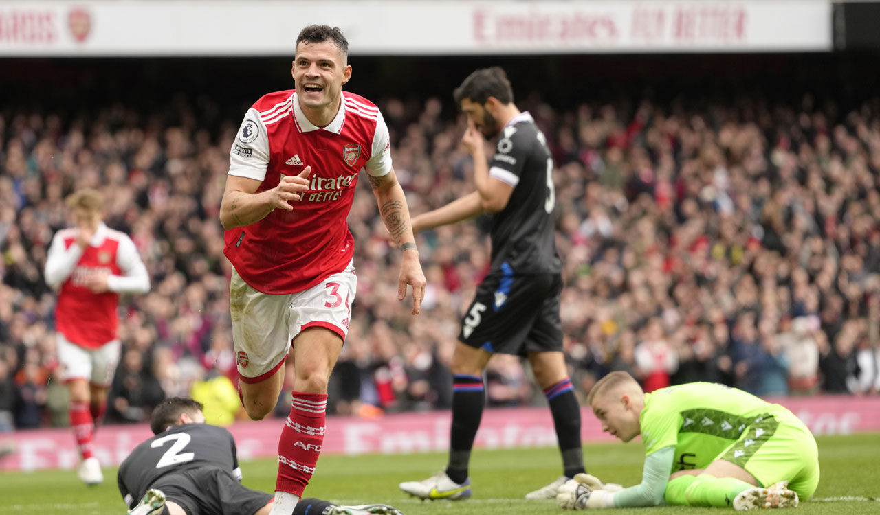 Arsenal extends EPL lead; Brighton, Sheffield advance in Cup
