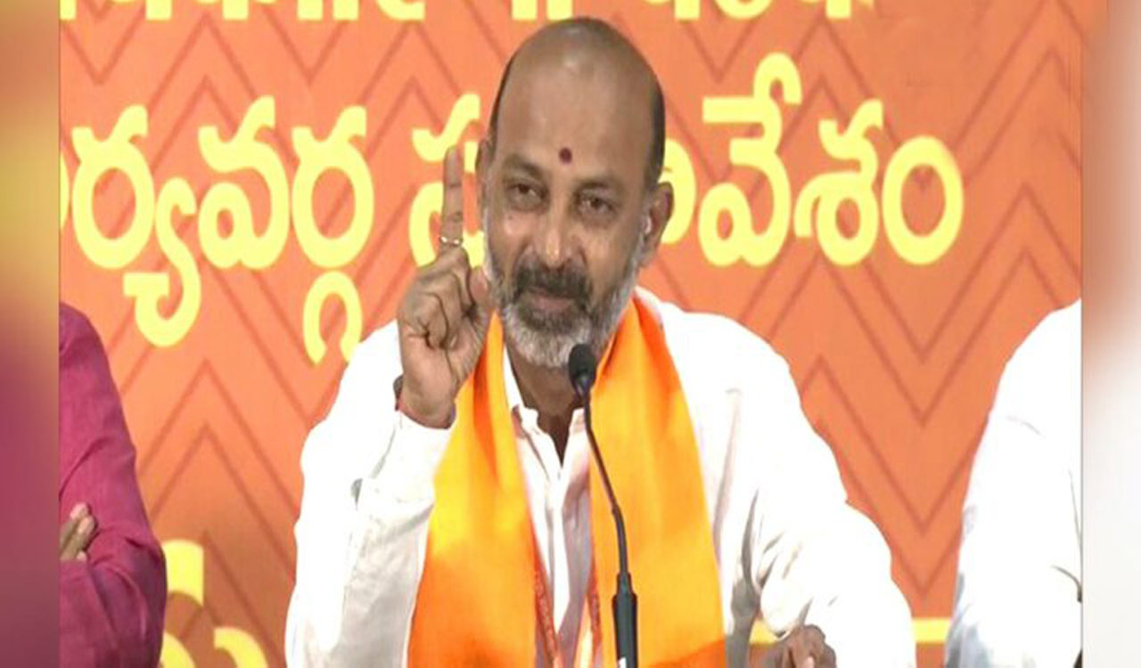 Cases booked against Bandi Sanjay for making derogatory comments on MLC Kavitha