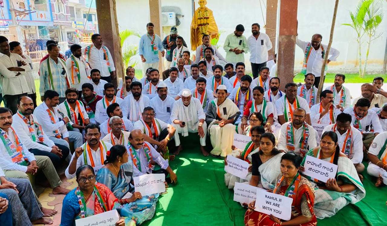 Telangana: Congress stages protest against disqualification of Rahul Gandhi