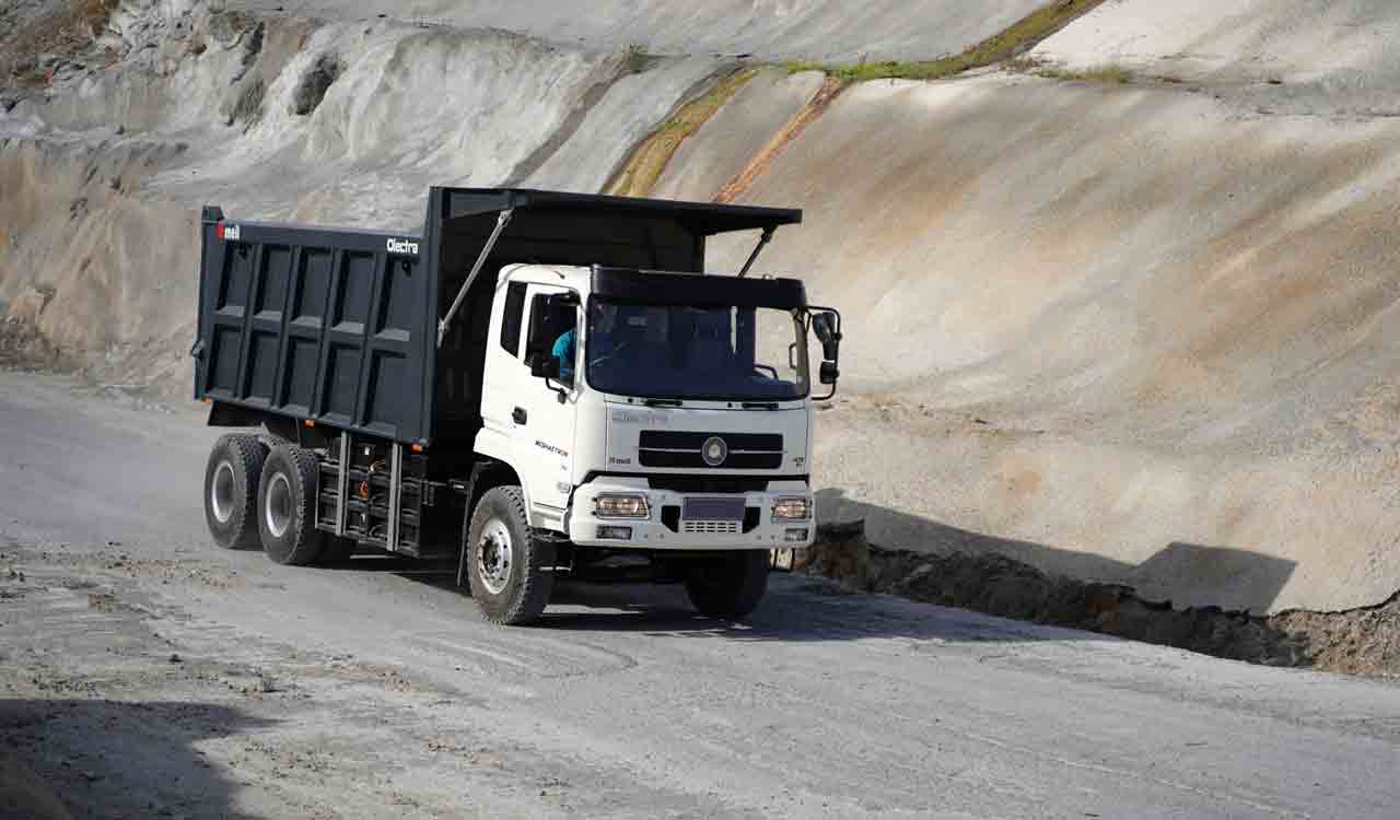 India’s first e-tipper by Olectra is now roadworthy