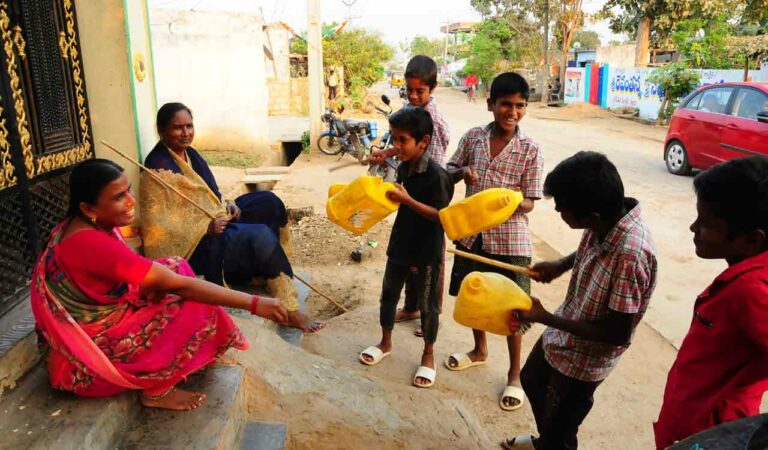 Children celebrate Jajiri