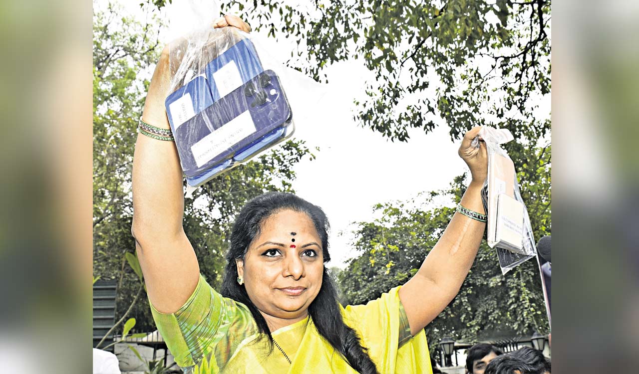 Kavitha dispells BJP, ED propaganda over destroying her cellphones