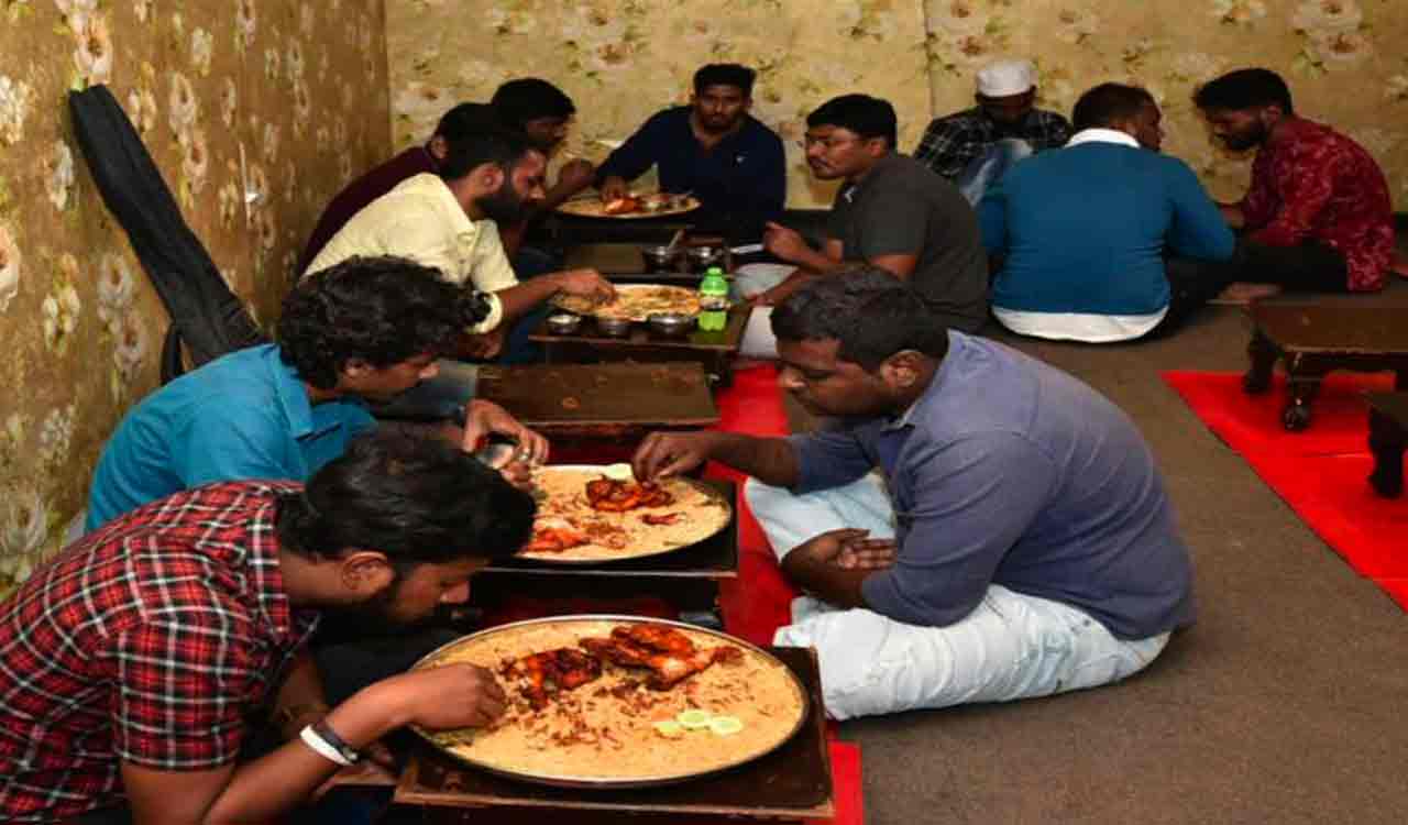 Hyderabad: 12 people fall ill after eating mandi; foodstall sealed