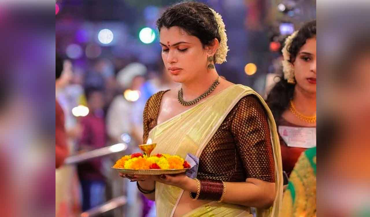 Believe it or not! These paragons of beauty are not women, but men dressed as women