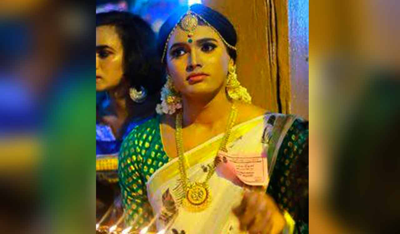 Believe it or not! These paragons of beauty are not women, but men dressed as women
