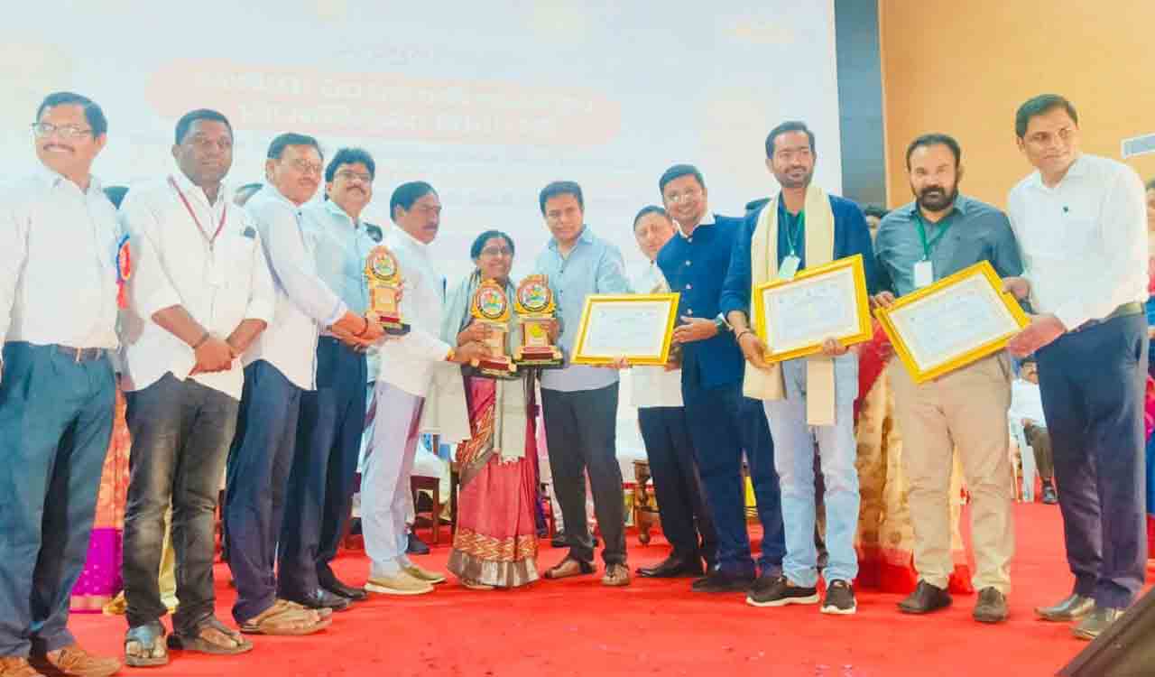 National Panchayat Awards Adilabad’s Mukhra (K) bags three awards