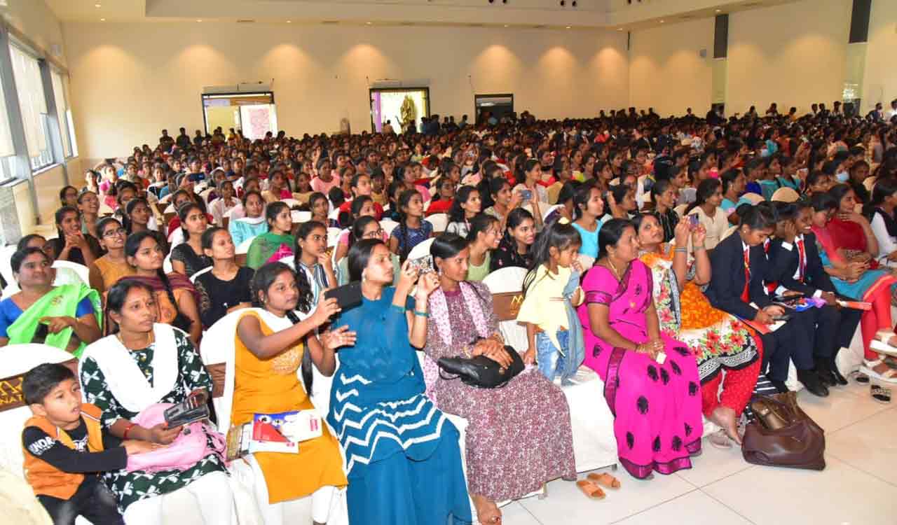 Karimnagar: Prerana-2023 evokes good response from students, youth