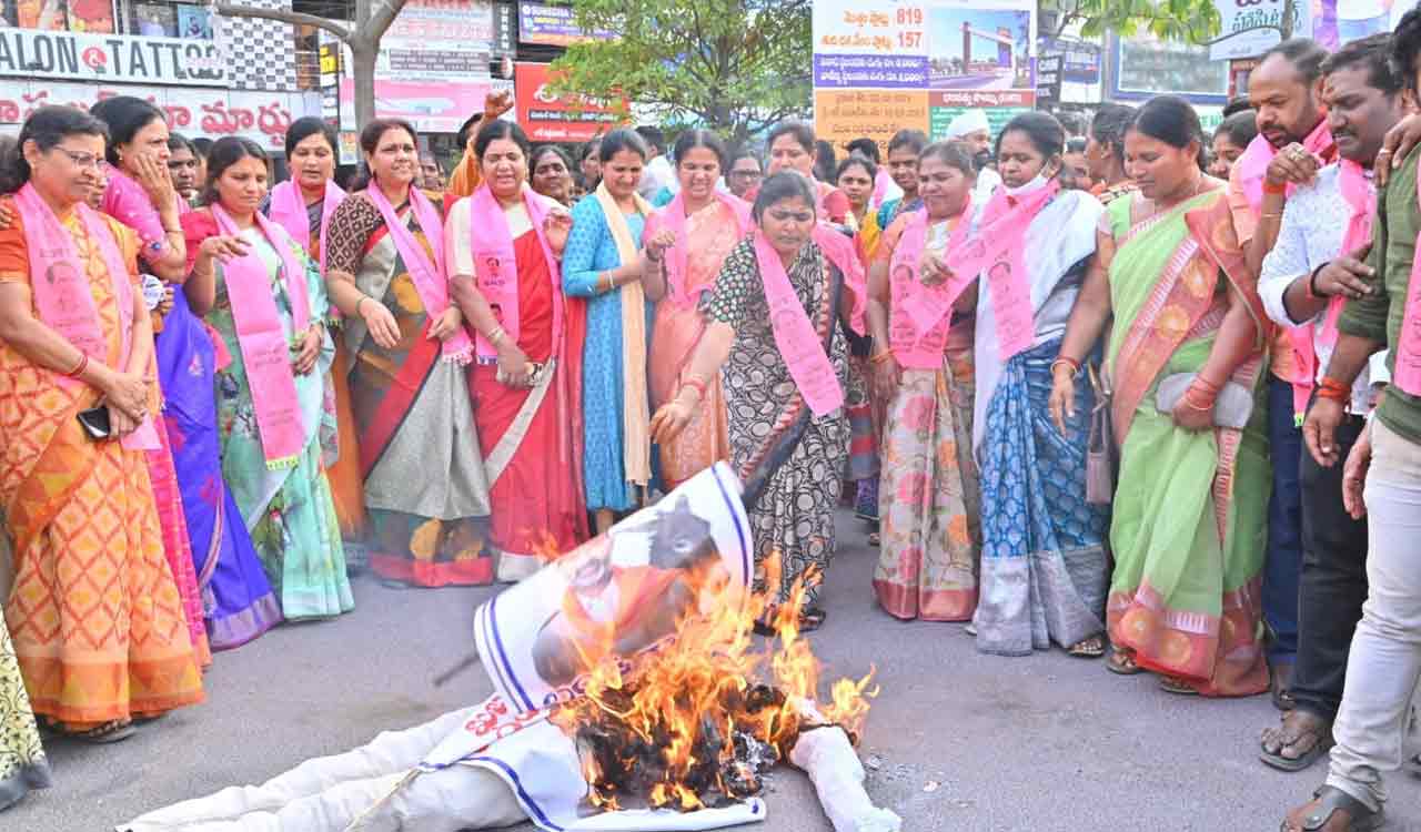 Bandi Sanjay’s derogatory remarks: BRS protests in Karimnagar