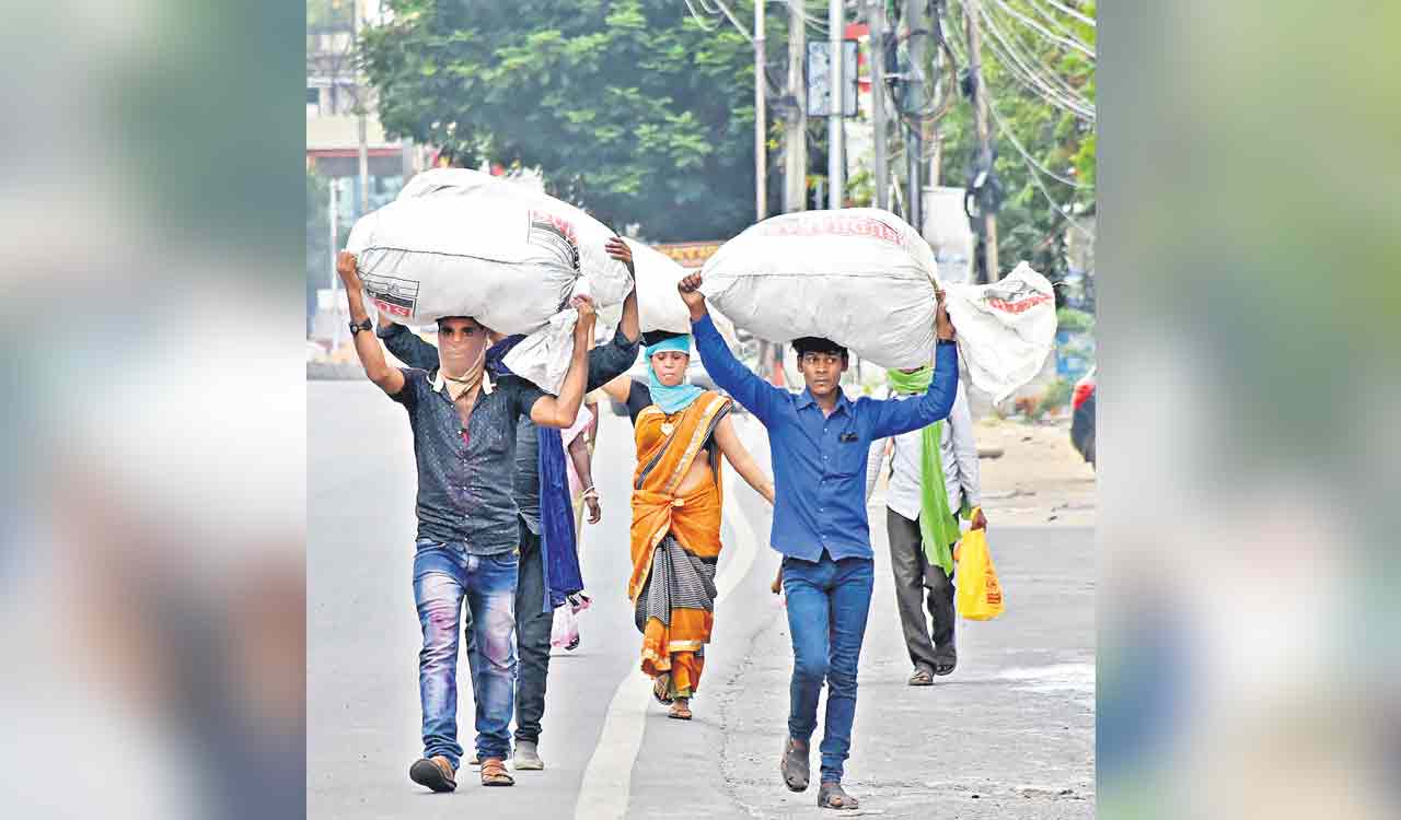 Rewind: March of migrant workers