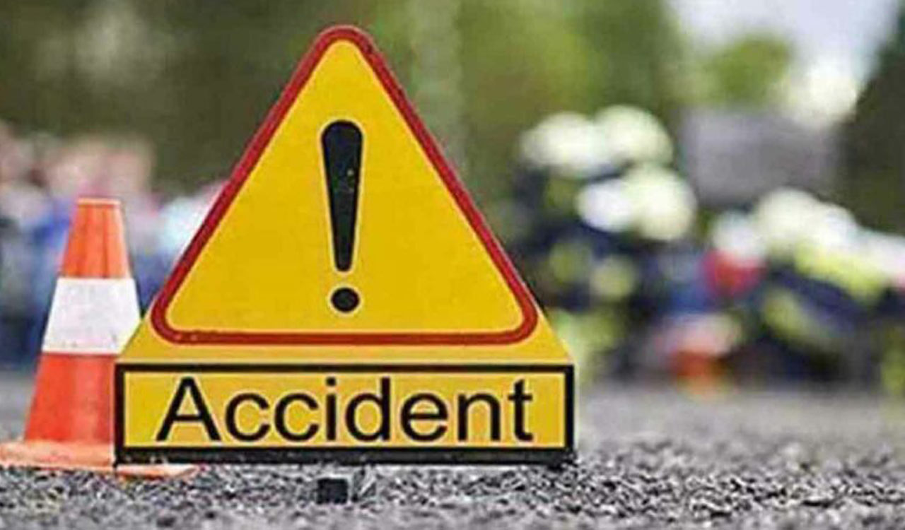 Hyderabad: Woman killed in road accident at Hayathnagar