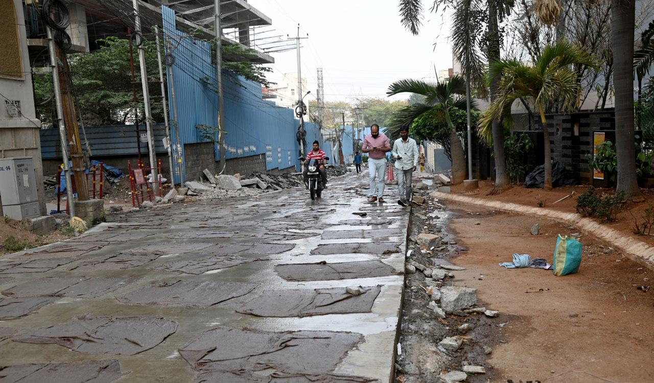 Telangana Today Impact: GHMC officials inspect road work at Whitefields