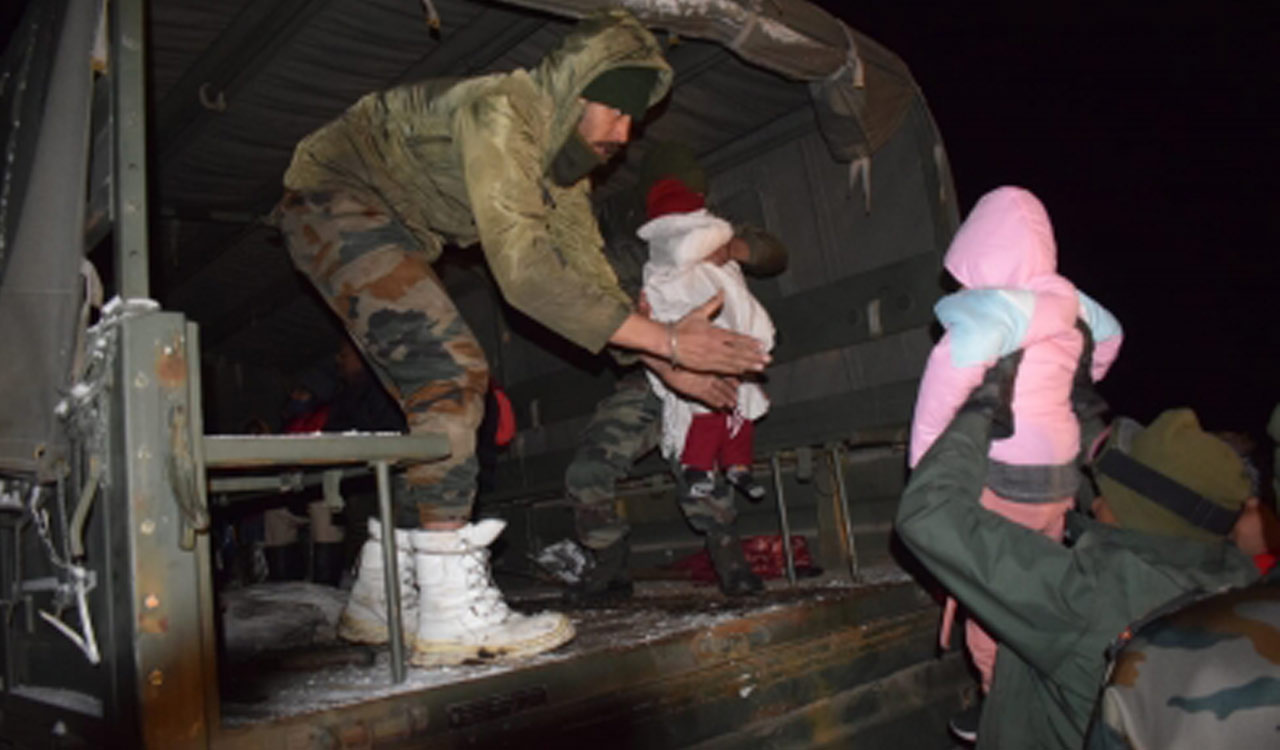 Army rescues 400 tourists stranded in Sikkim after heavy snowfall