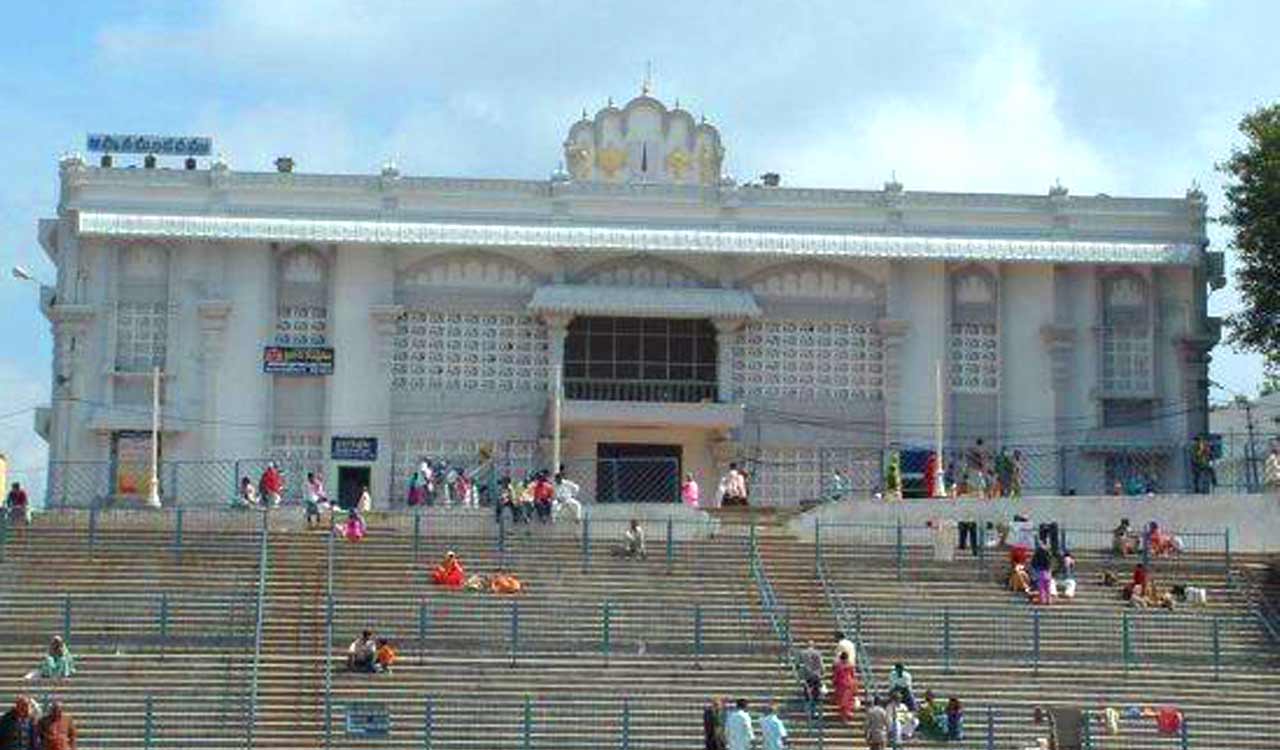 Andhra Pradesh: Fire mishap at Asthana mandapam in Tirumala