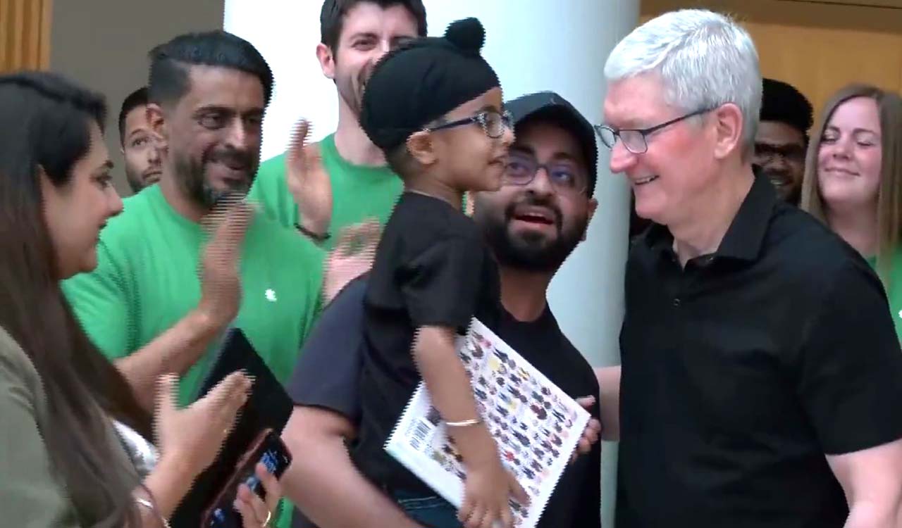 Apple opens first store in Delhi; CEO Tim Cook welcomes customers