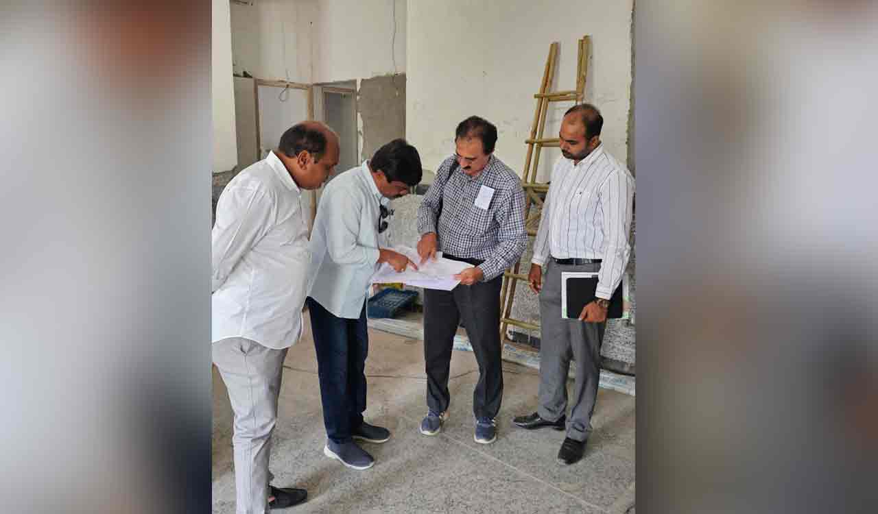Vemula inspects Delhi BRS office construction