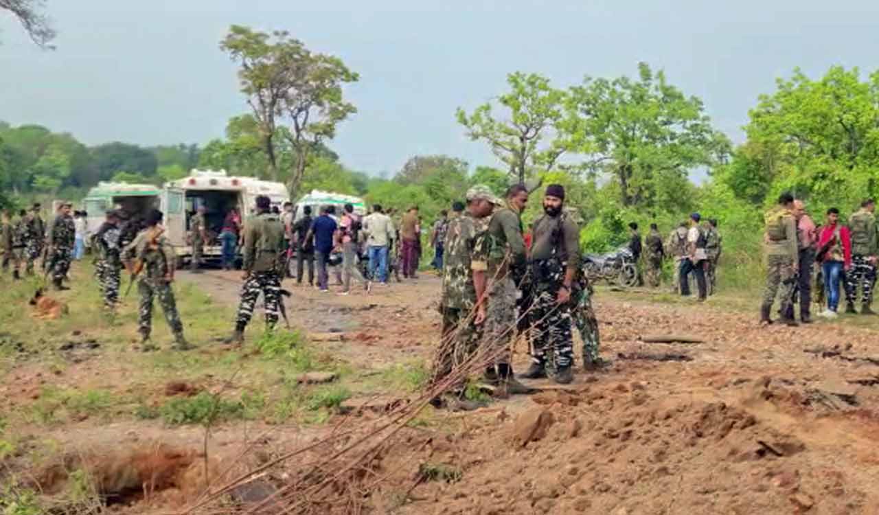Four naxals and a policeman killed in gun fight in Bastar of Chhattisgarh